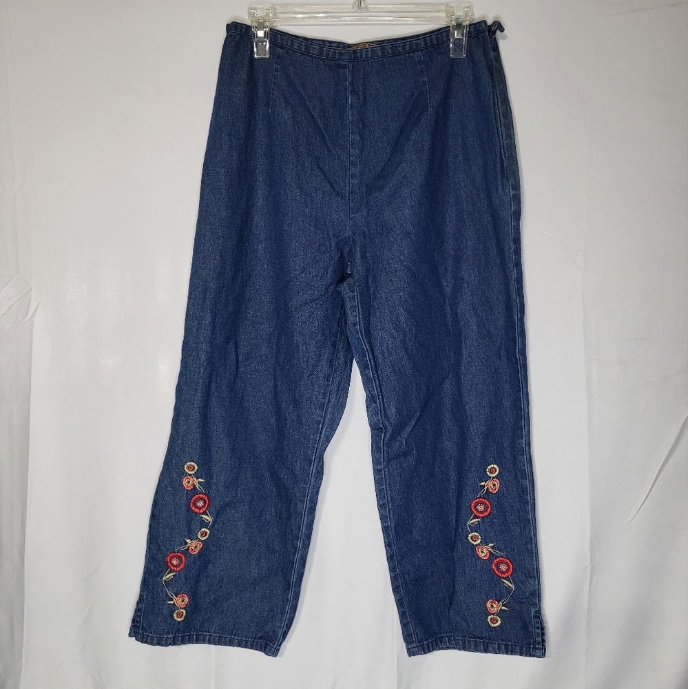 RHYTHM BLUE EMBROIDERED CROPPED PANTS SZ Medium